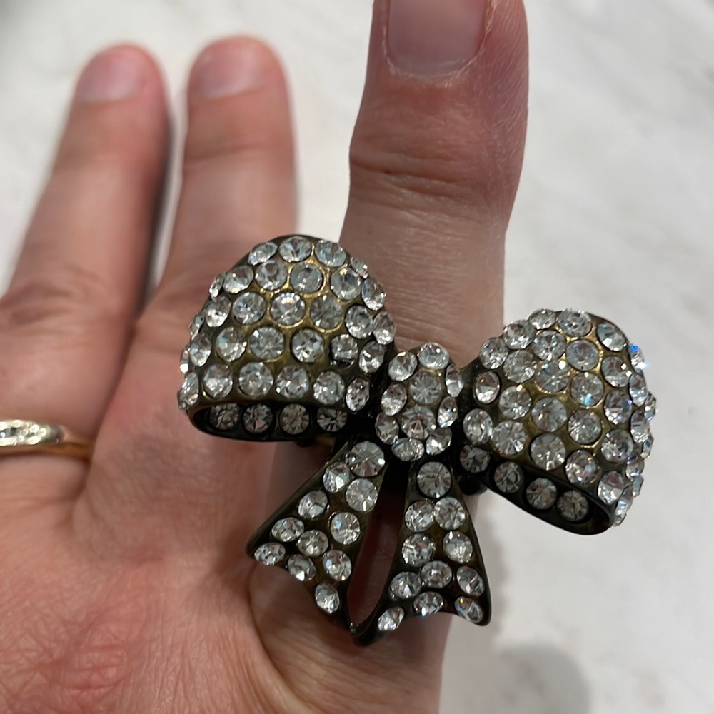 Bedazzled bow stretch ring